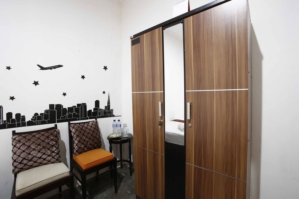 Reddoorz @ Radio Dalam Hotel Джакарта Екстериор снимка